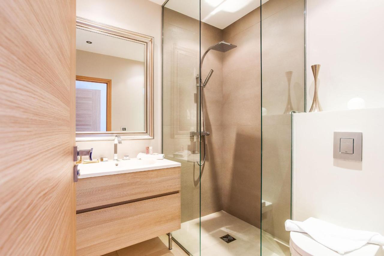 Hesperides Vi4337 By Riviera * Nice